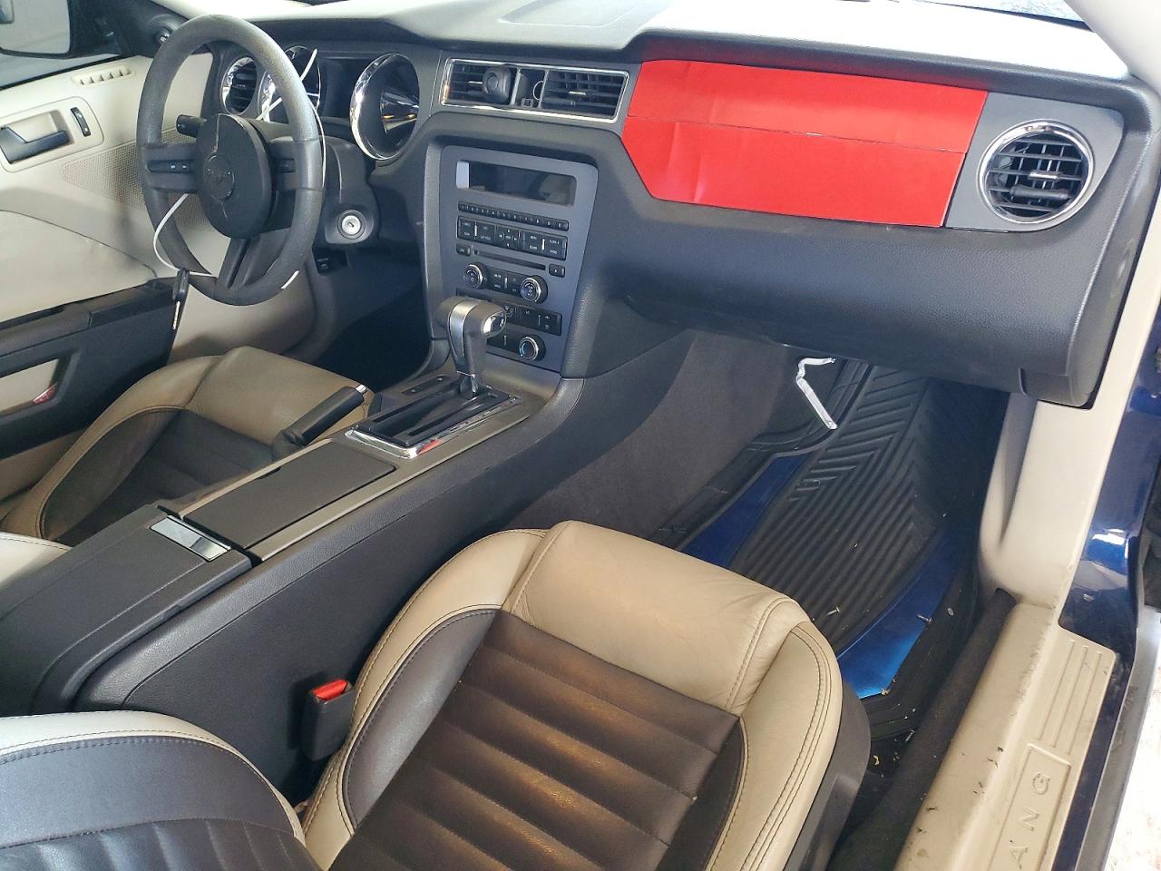 2011 FORD MUSTANG