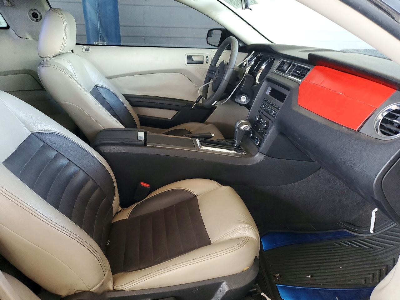 2011 FORD MUSTANG