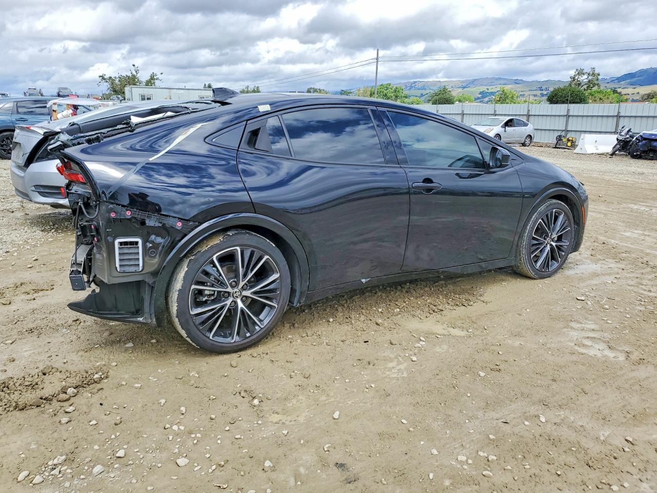 2024 TOYOTA PRIUS