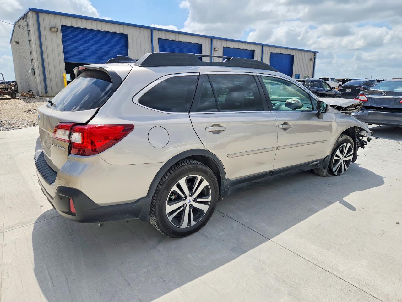 2019 SUBARU OUTBACK