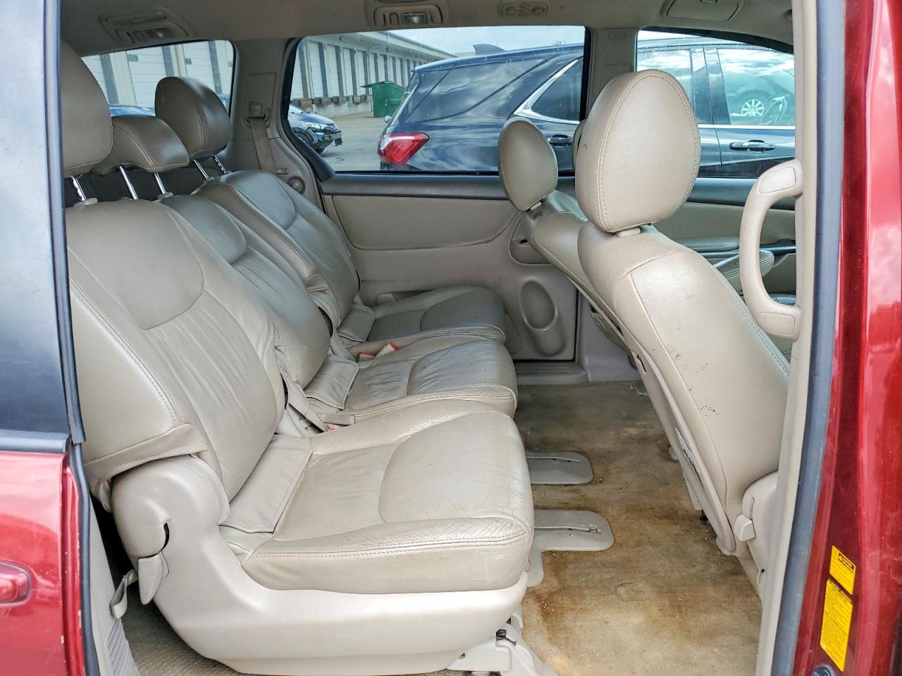 2009 TOYOTA SIENNA