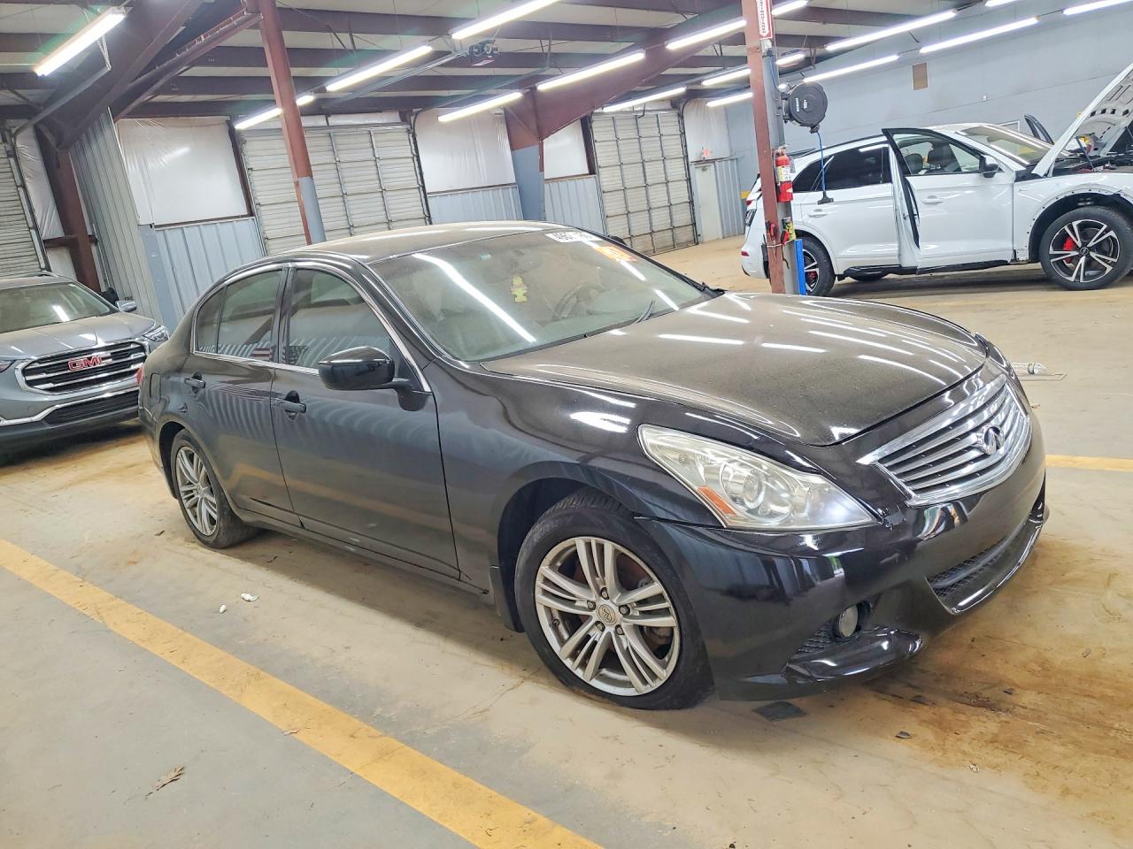 2011 INFINITI G37