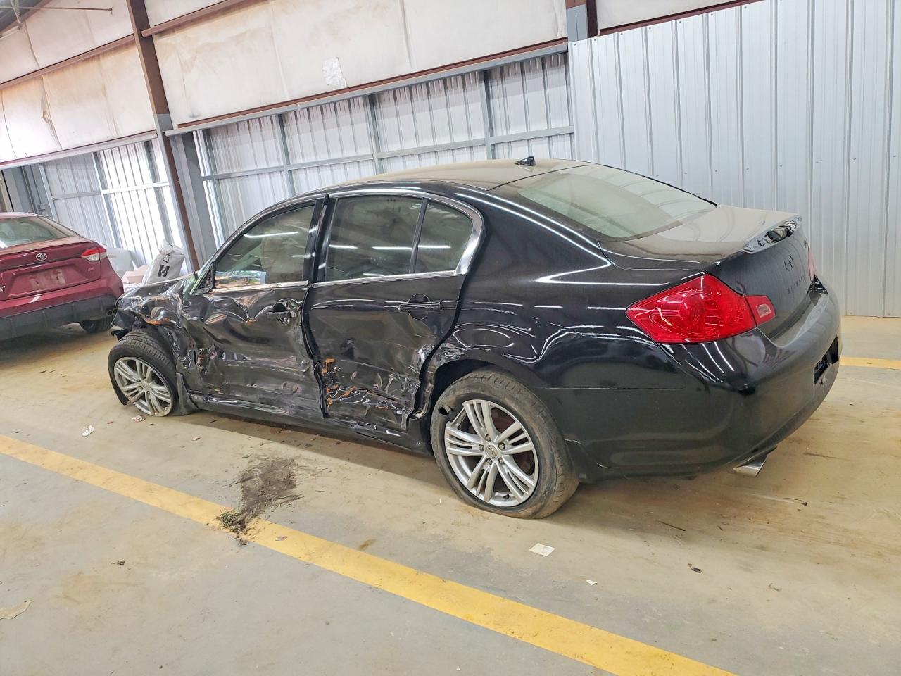2011 INFINITI G37
