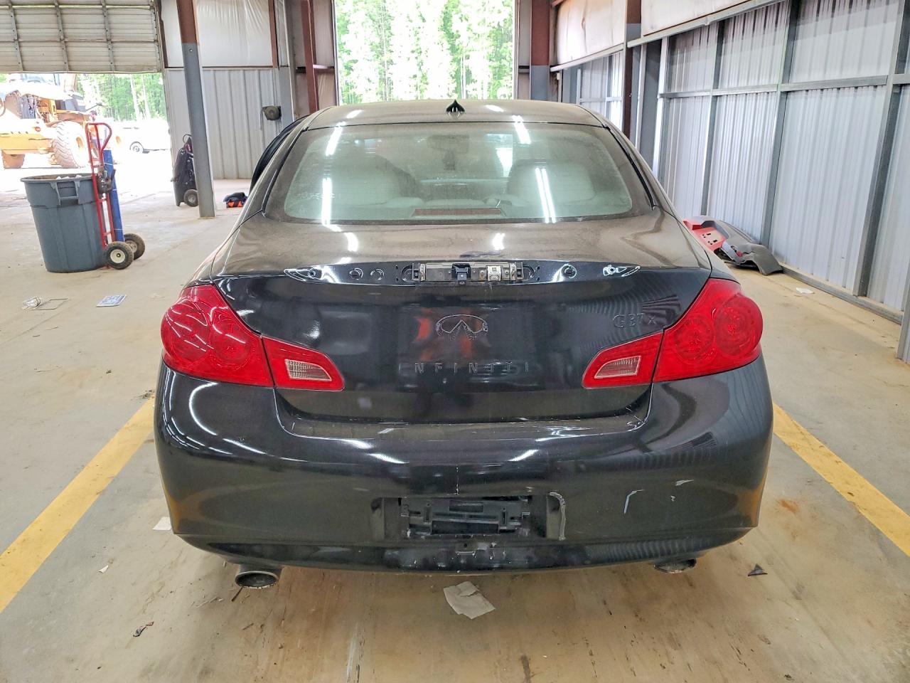 2011 INFINITI G37