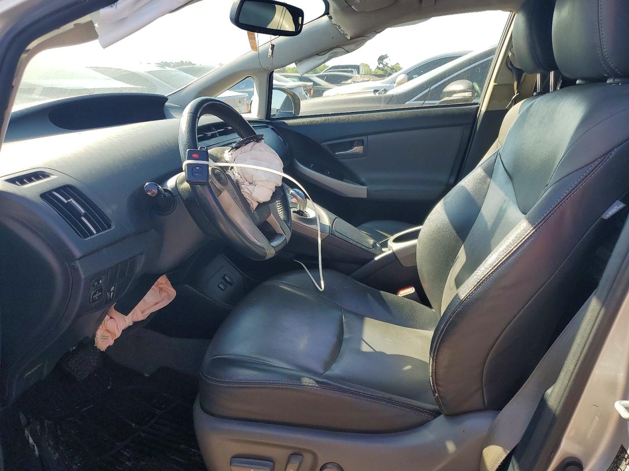 2015 TOYOTA PRIUS