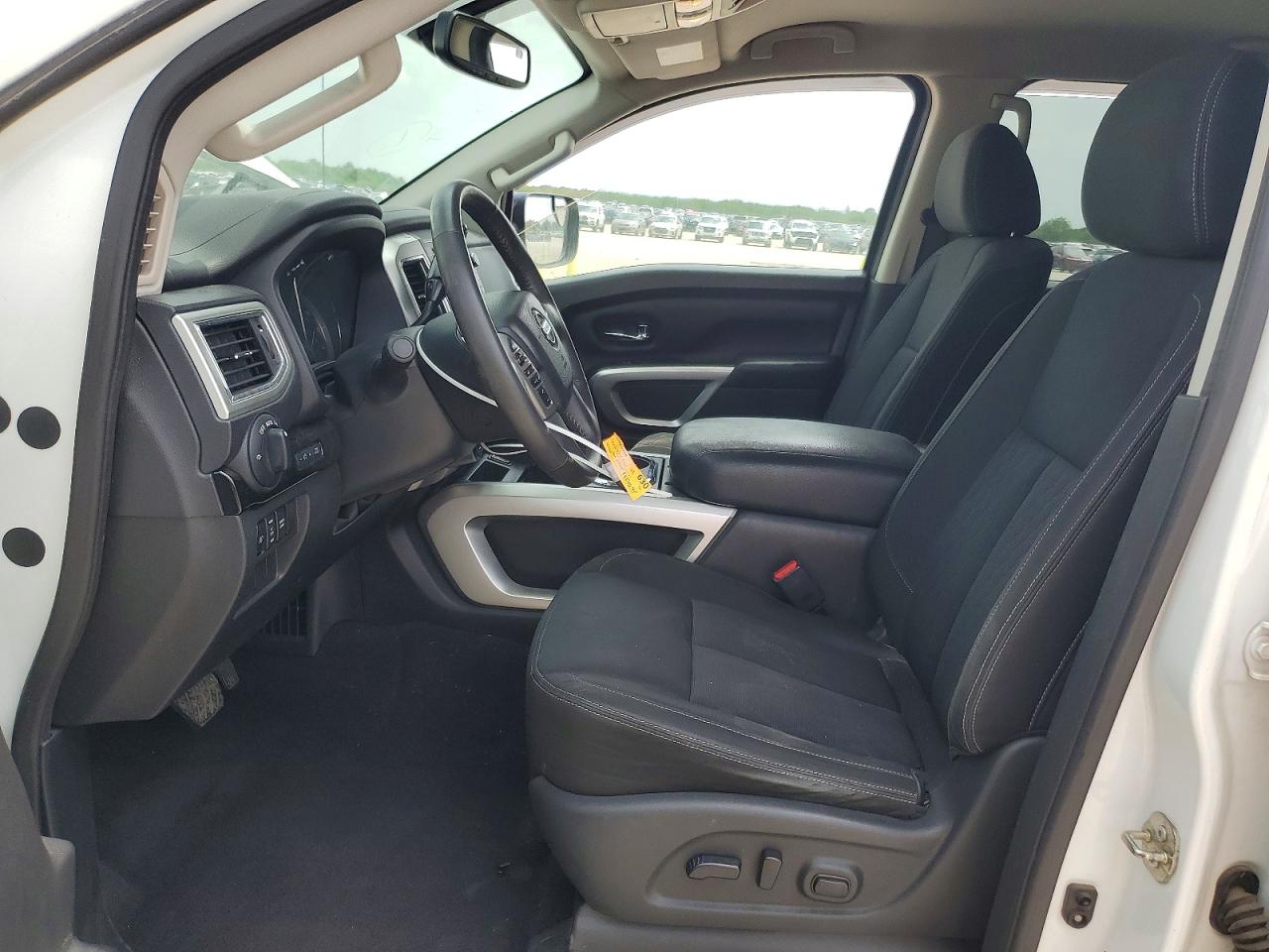 2017 NISSAN TITAN