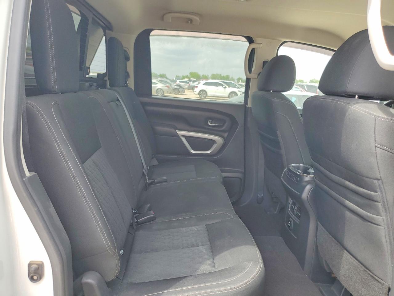2017 NISSAN TITAN