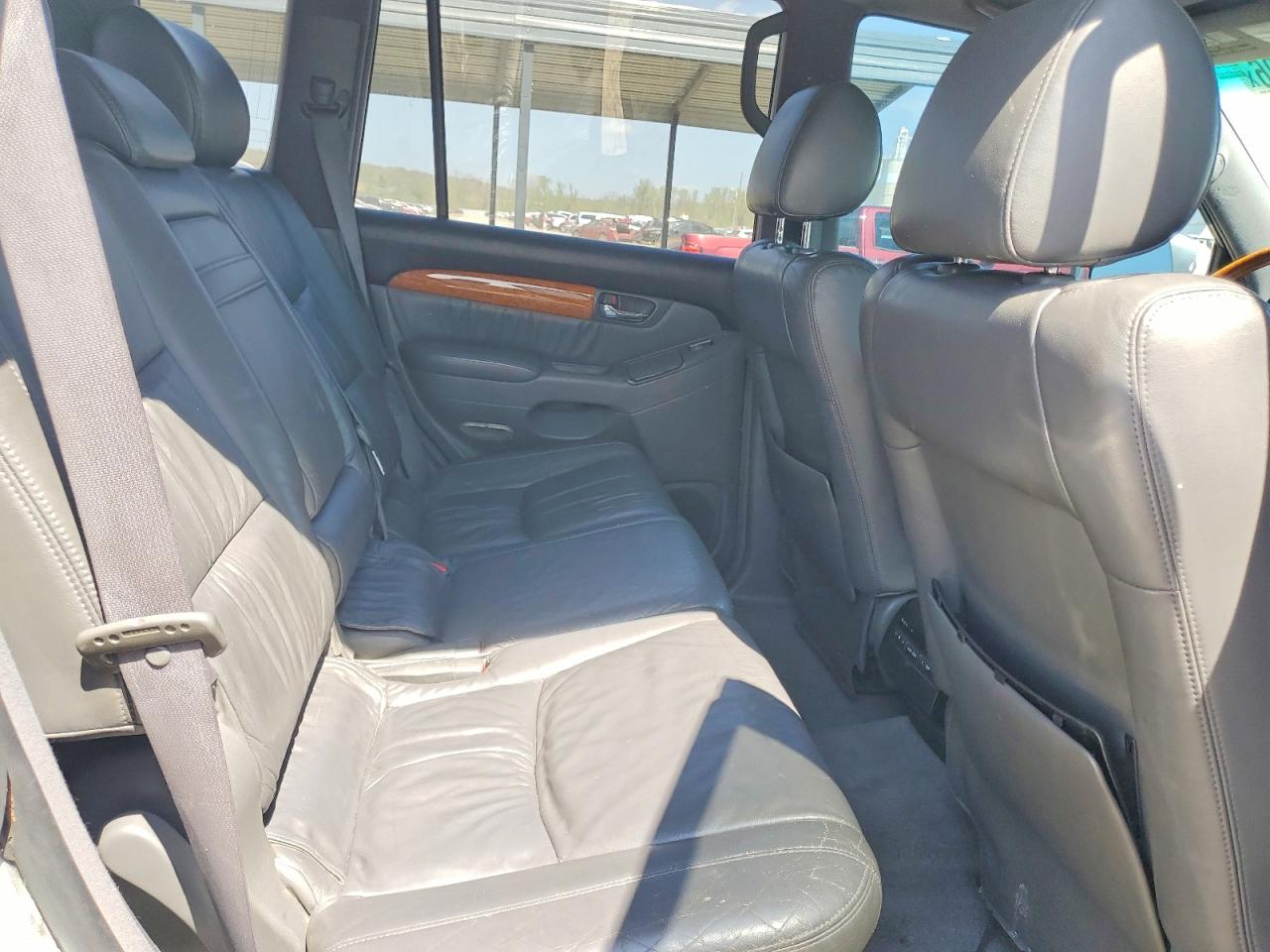 2004 LEXUS GX