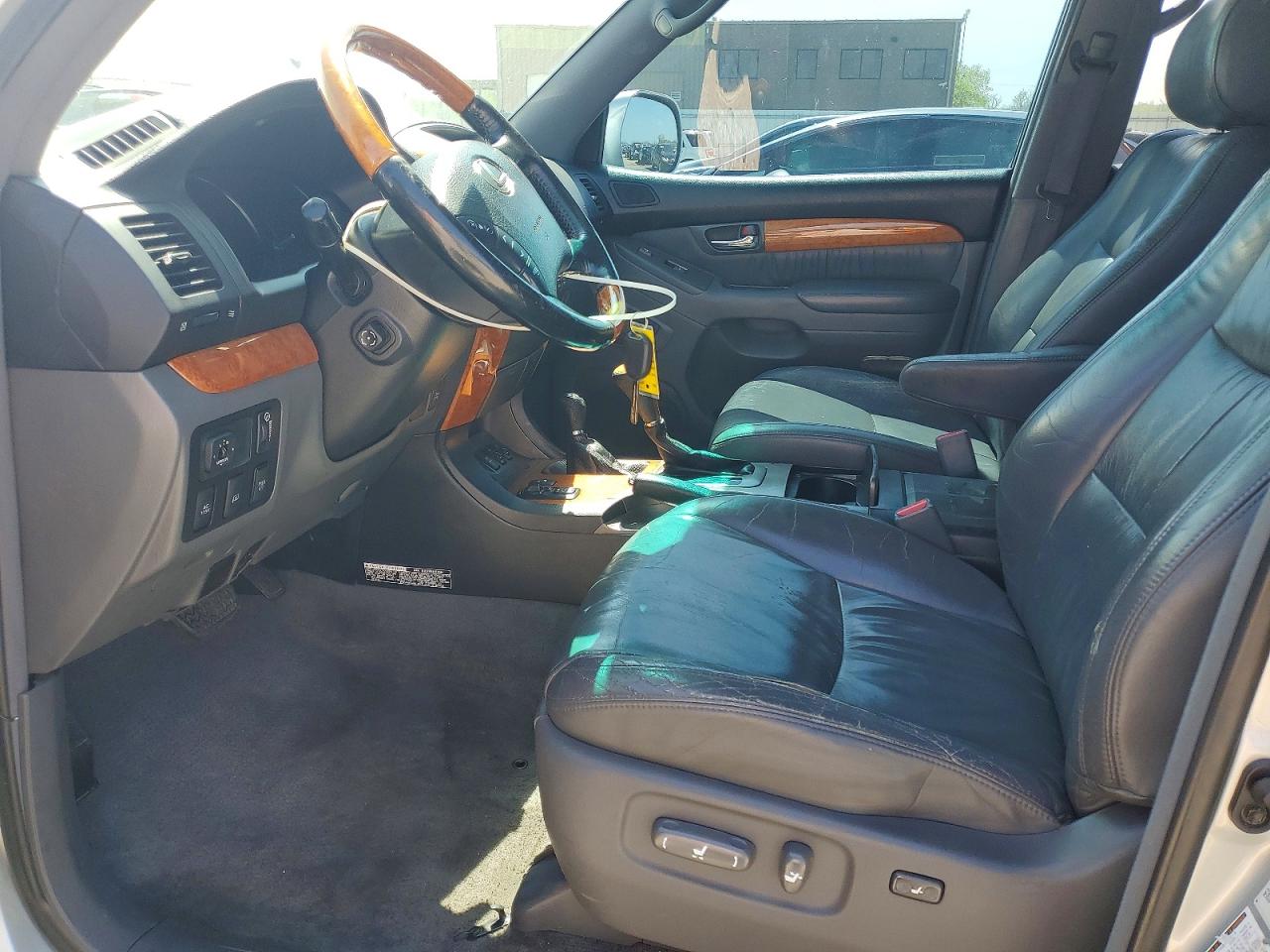2004 LEXUS GX