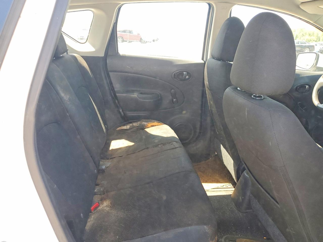 2015 NISSAN VERSA