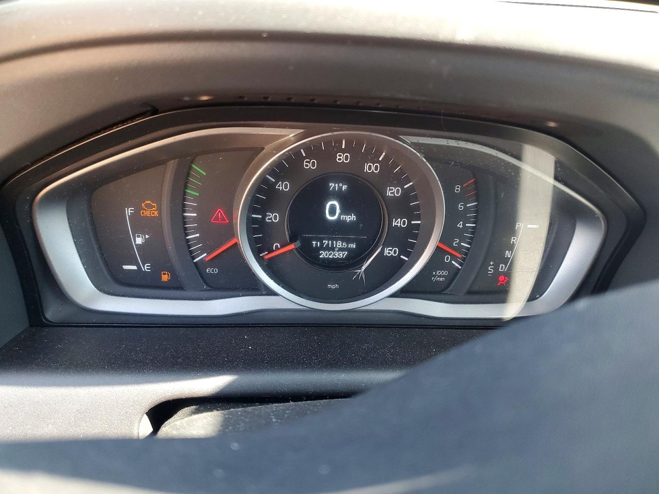 2016 VOLVO XC60