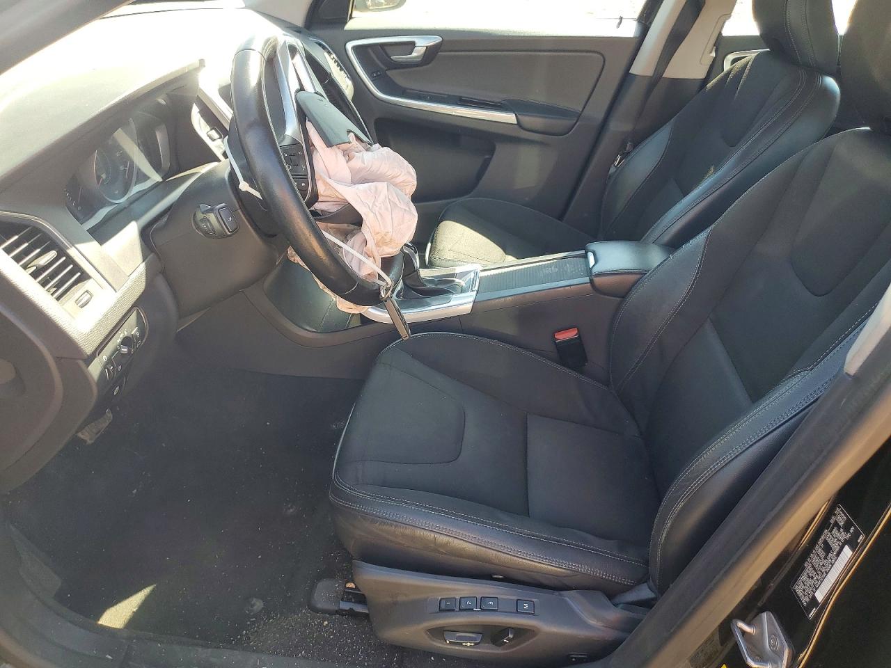 2016 VOLVO XC60