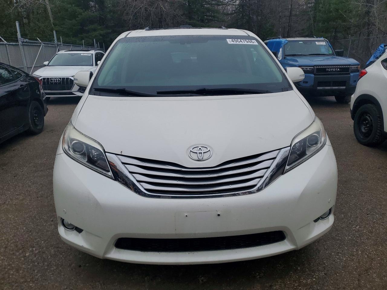 2017 TOYOTA SIENNA