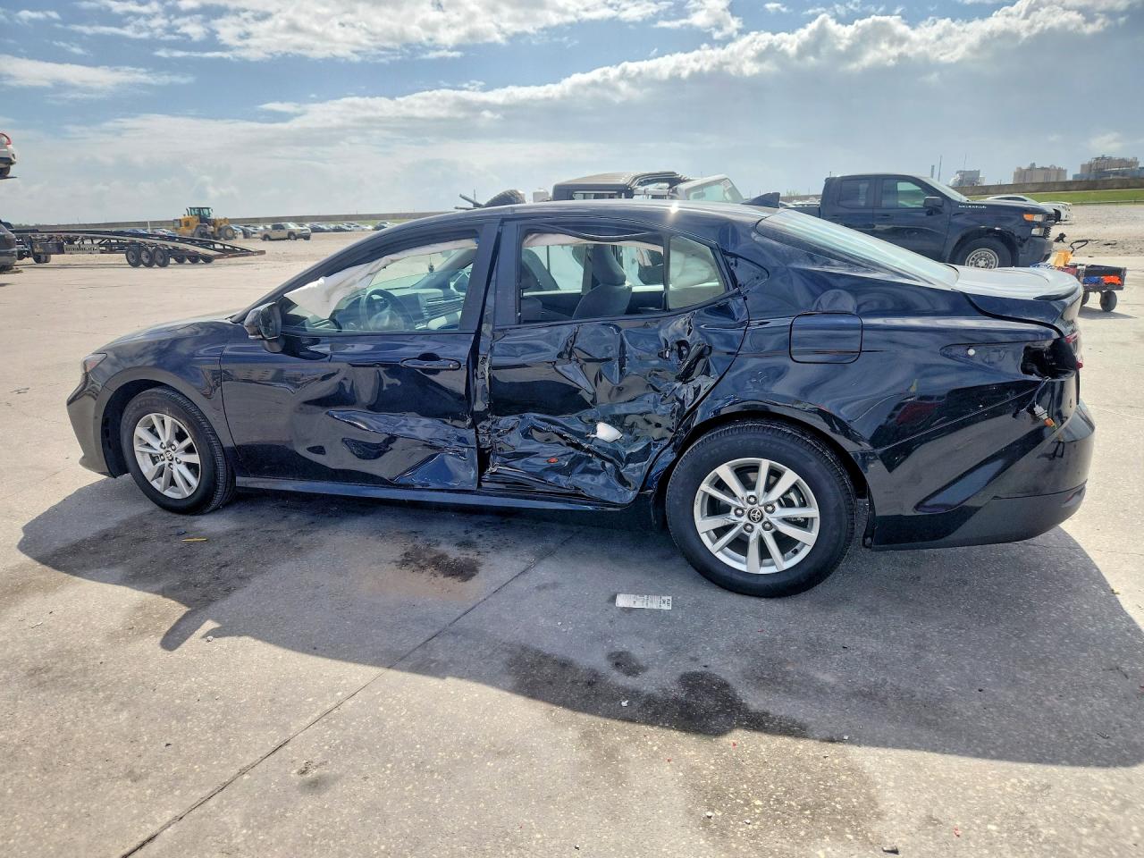 2025 TOYOTA CAMRY