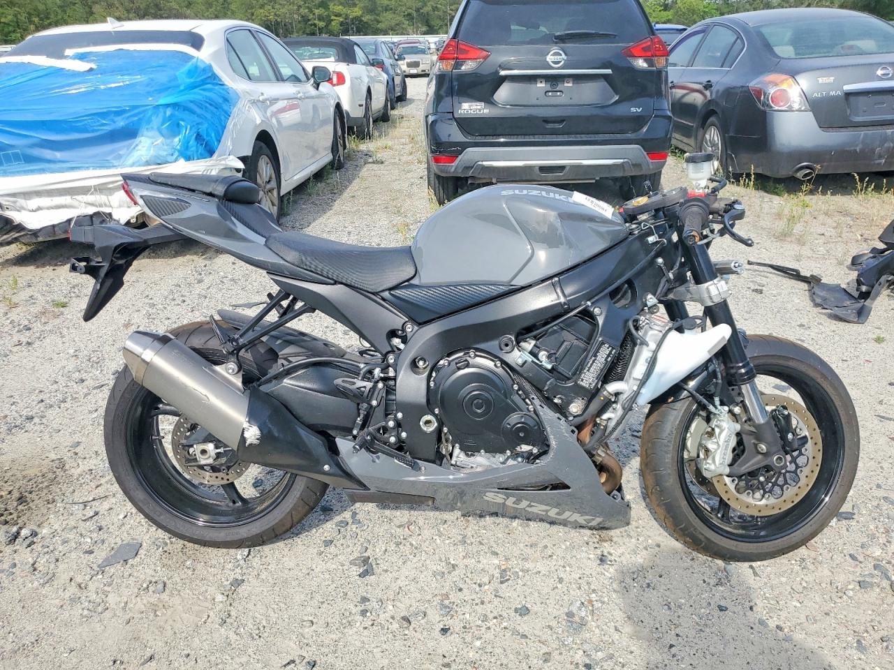 2025 SUZUKI GSXR600