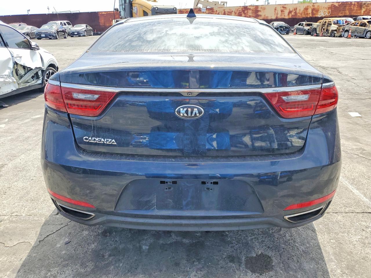2017 KIA CADENZA