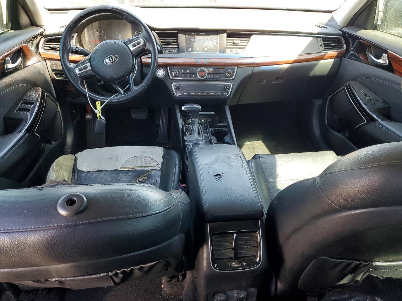 2017 KIA CADENZA
