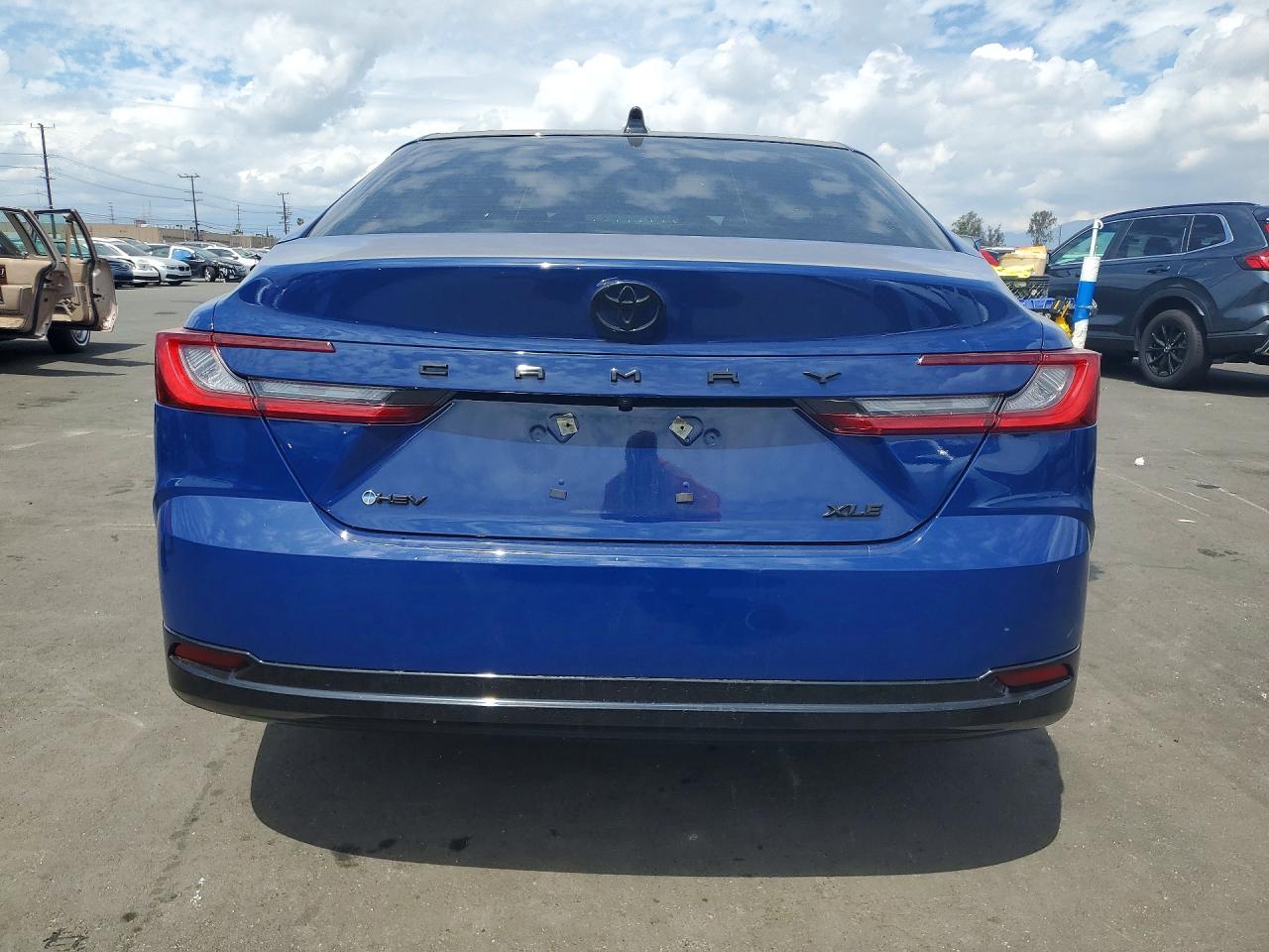 2025 TOYOTA CAMRY