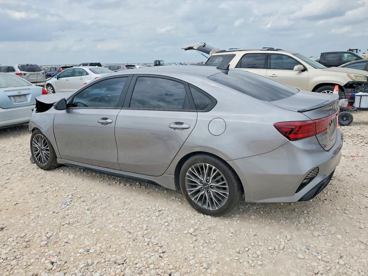 2023 KIA FORTE
