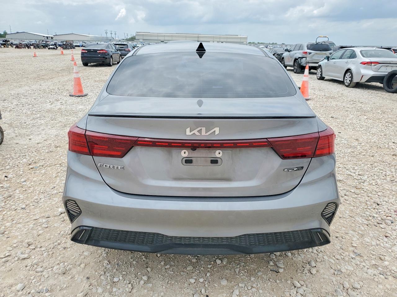 2023 KIA FORTE