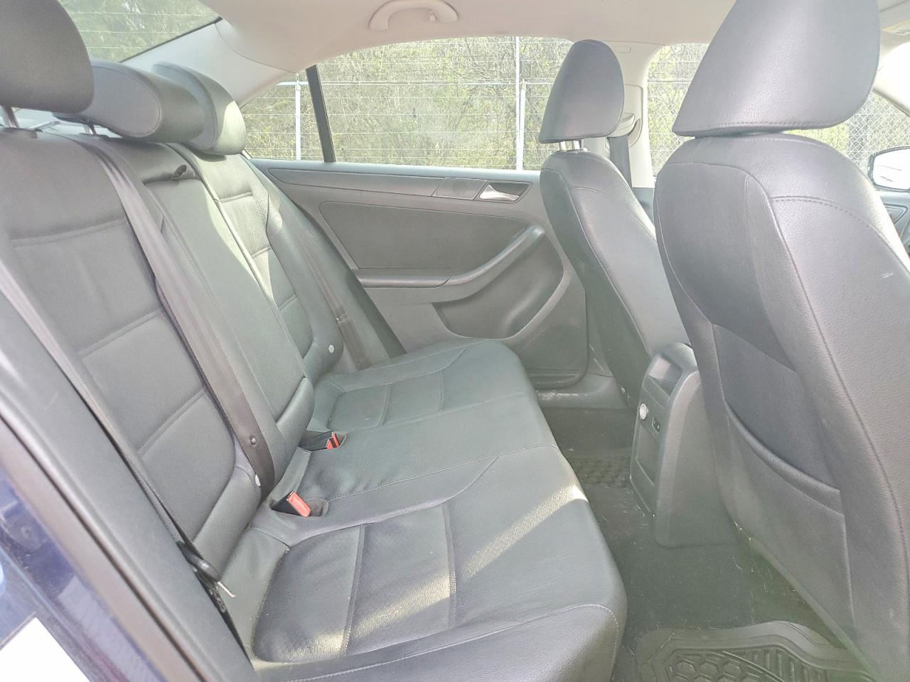 2011 VOLKSWAGEN JETTA