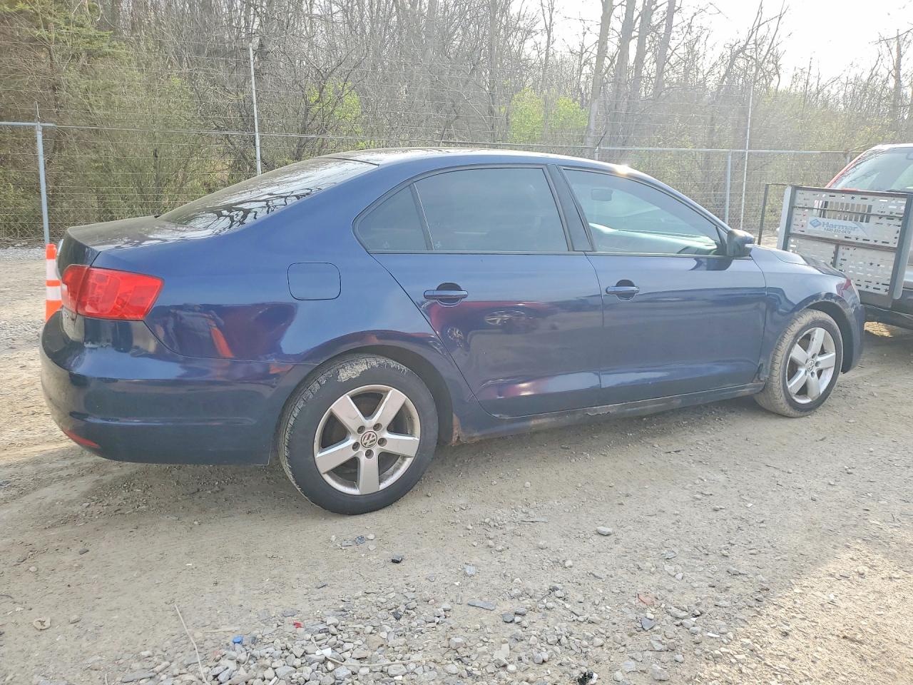2011 VOLKSWAGEN JETTA