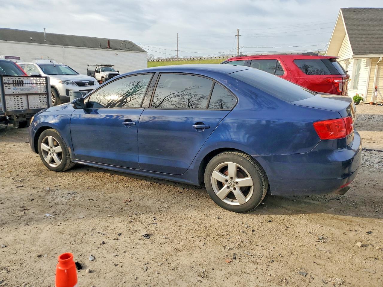 2011 VOLKSWAGEN JETTA