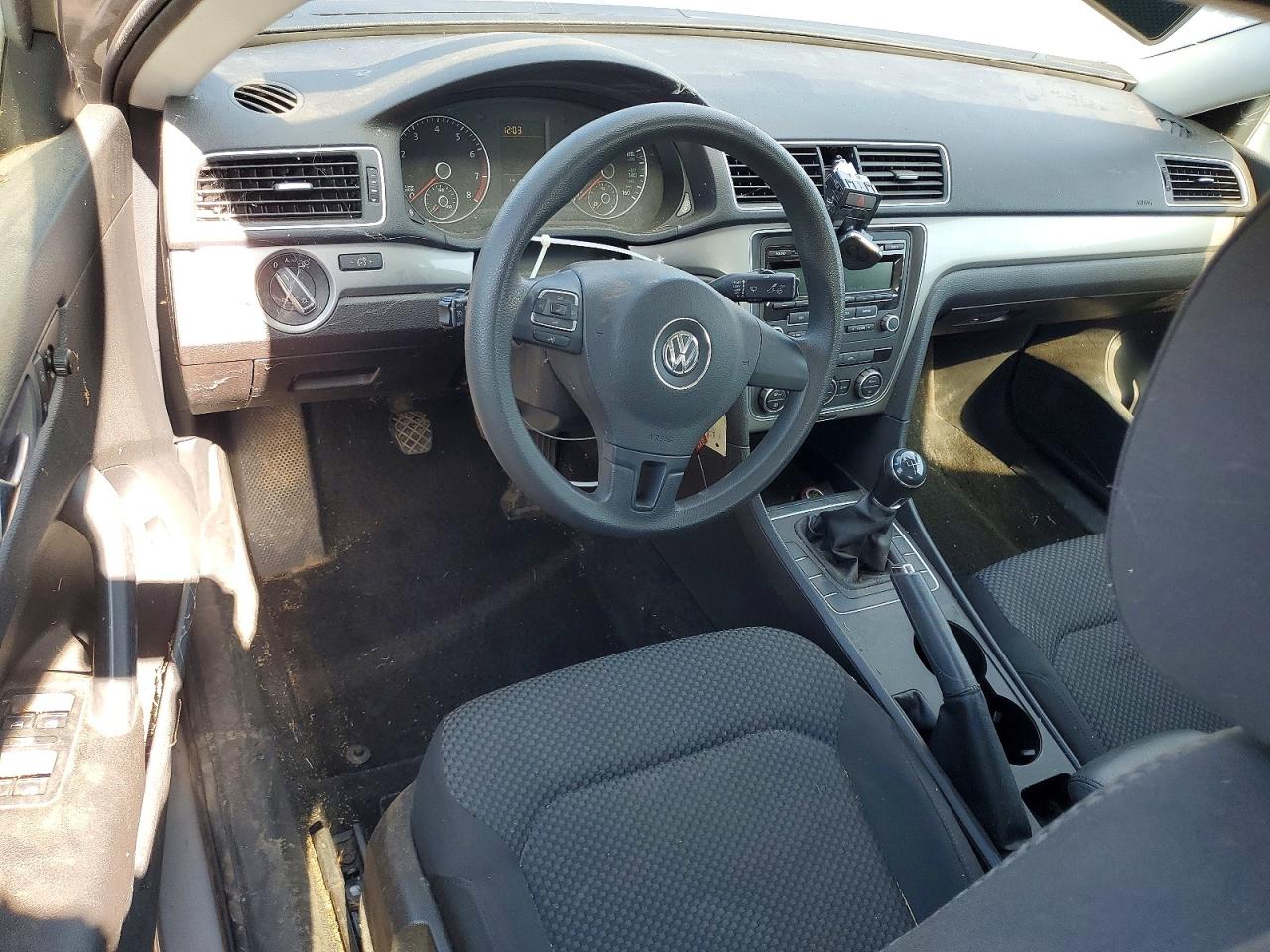 2012 VOLKSWAGEN PASSAT