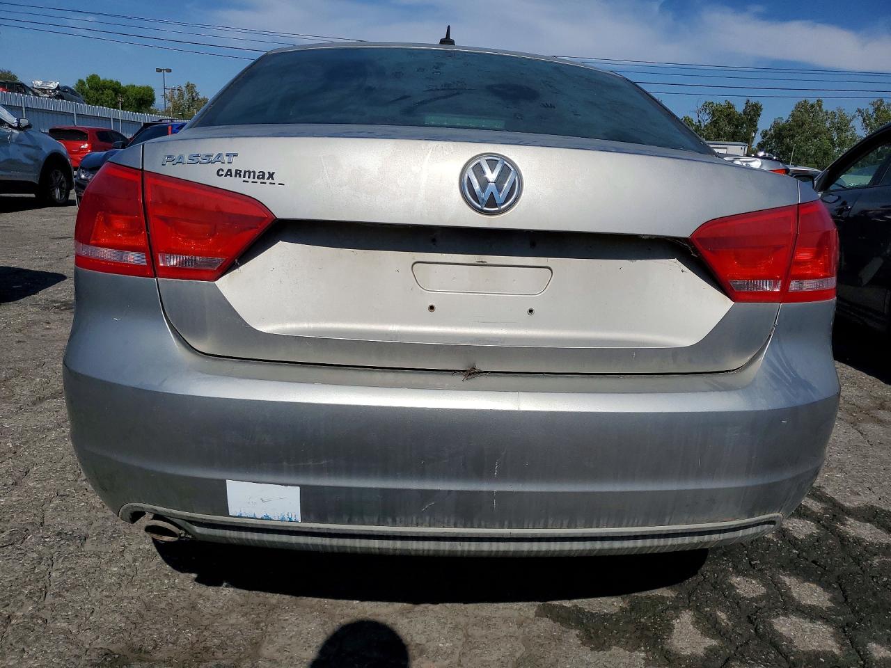 2012 VOLKSWAGEN PASSAT