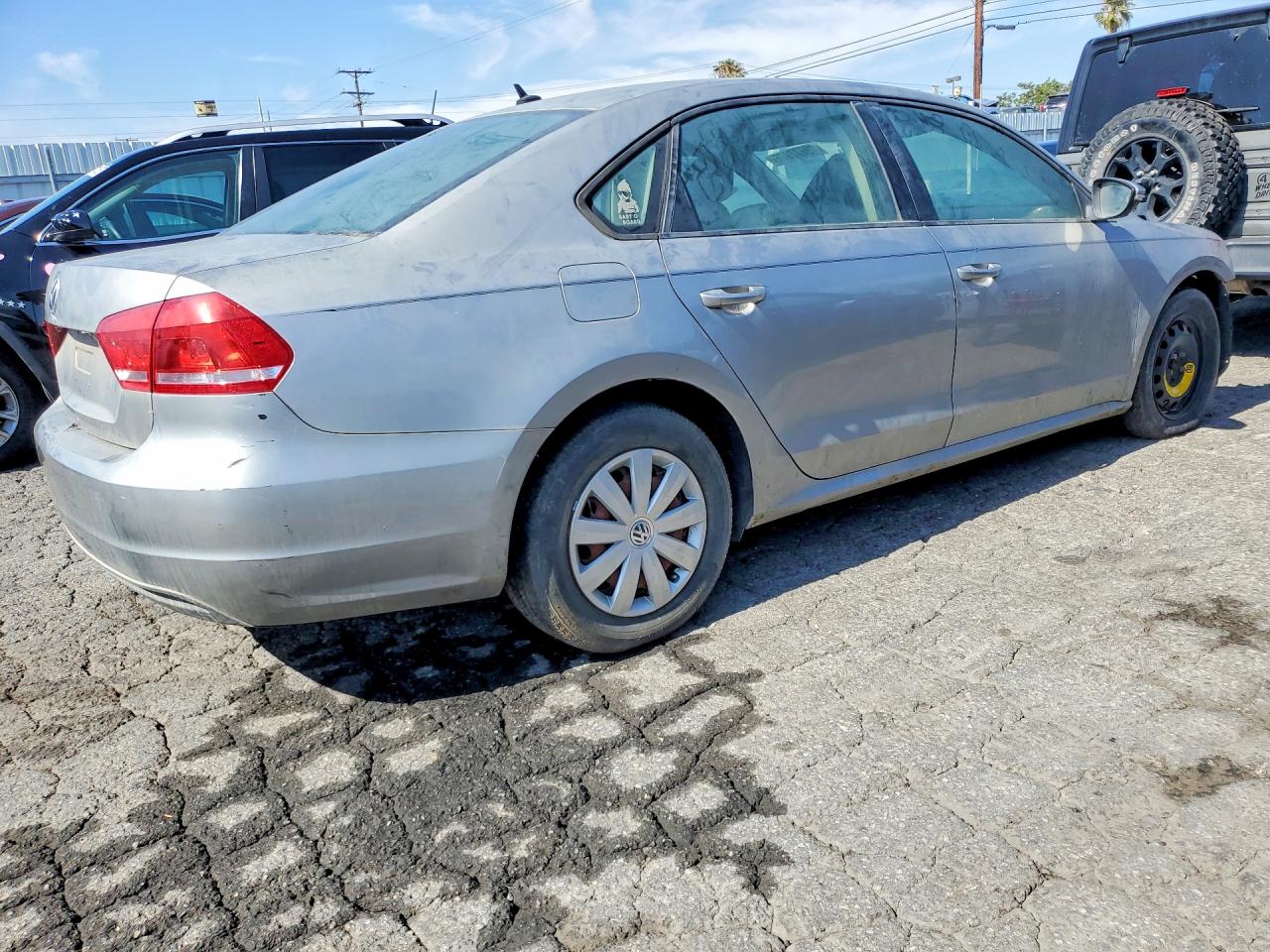2012 VOLKSWAGEN PASSAT