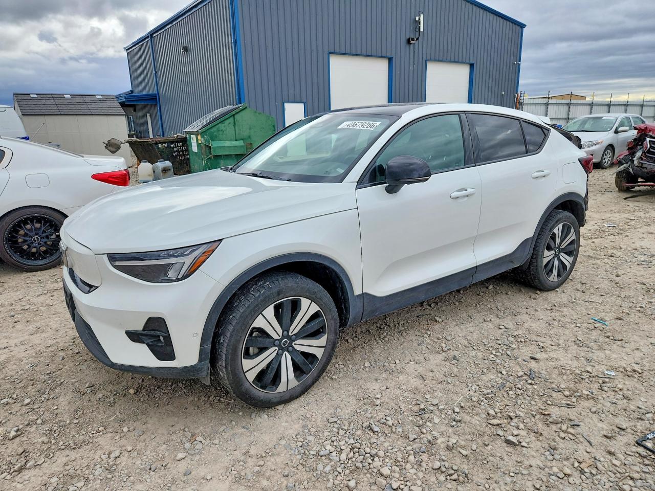 2023 VOLVO C40