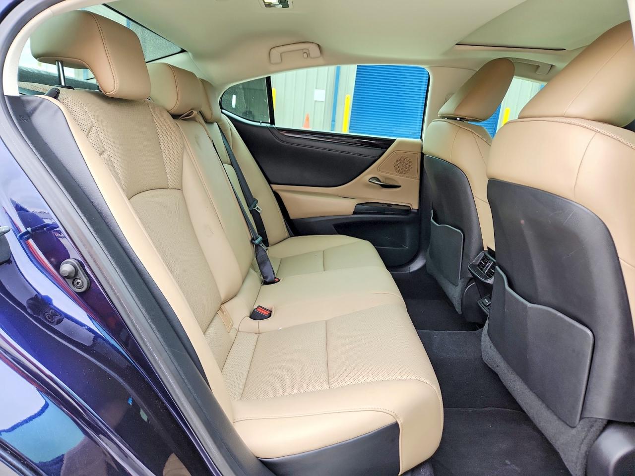 2020 LEXUS ES