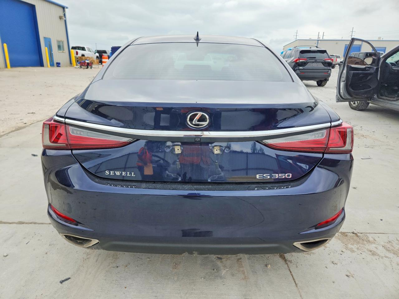 2020 LEXUS ES