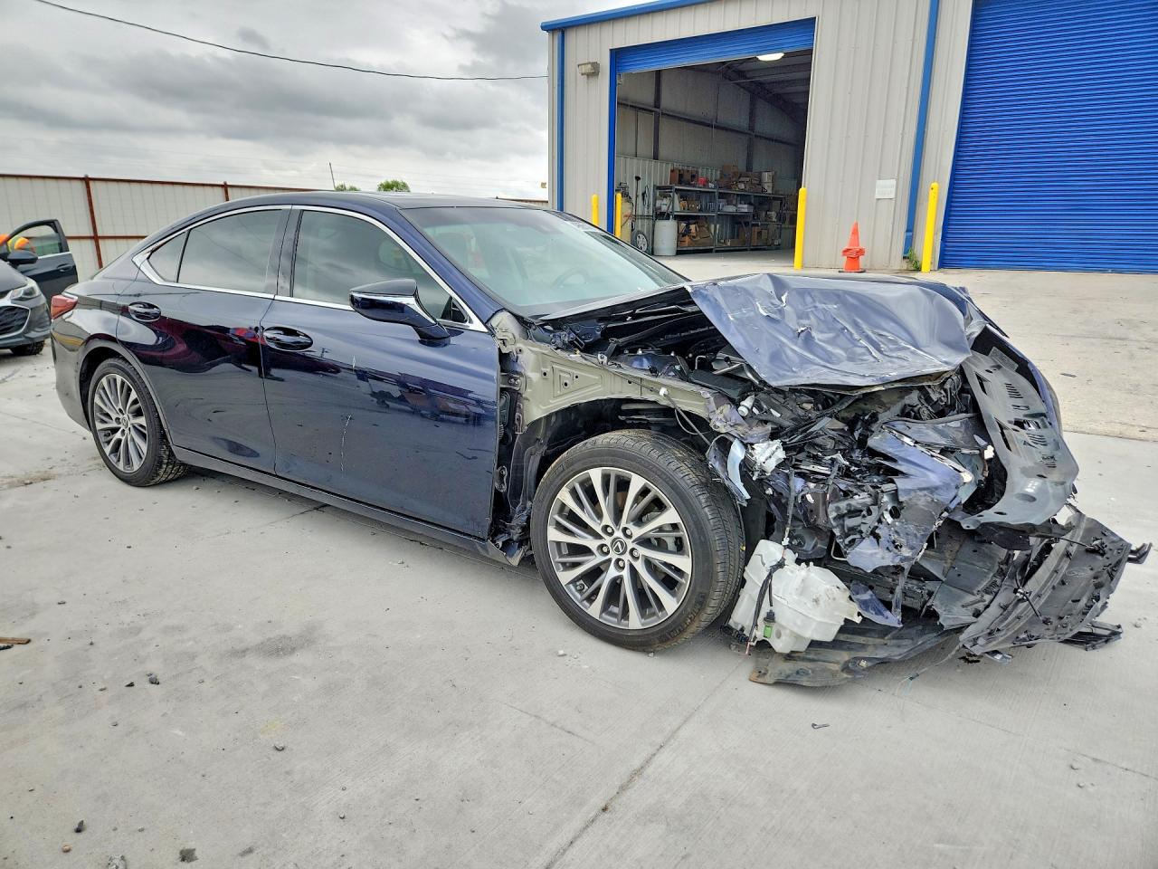 2020 LEXUS ES