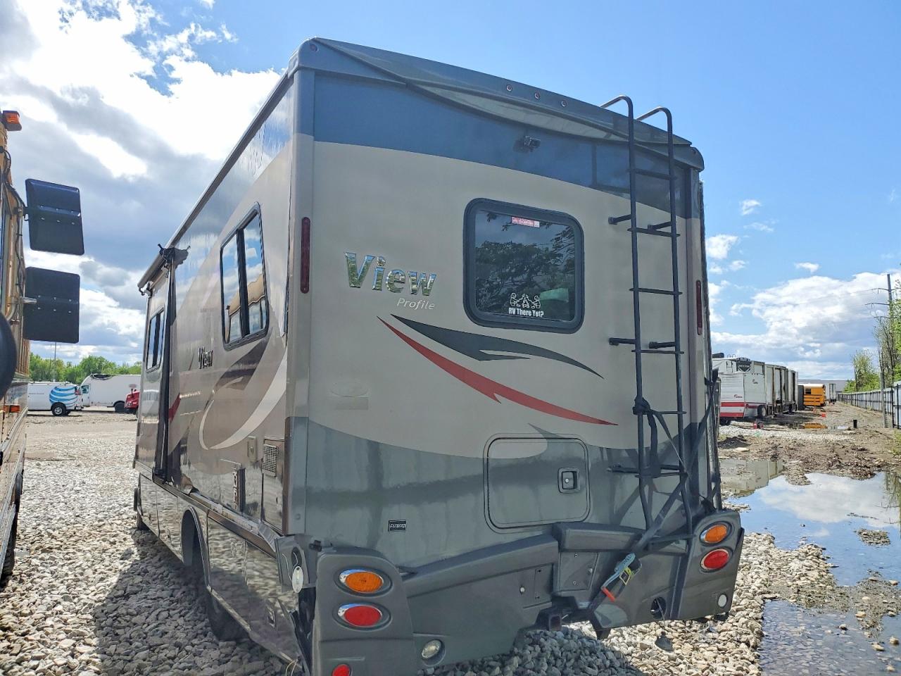 2014 WINNIBAGO RECREATION