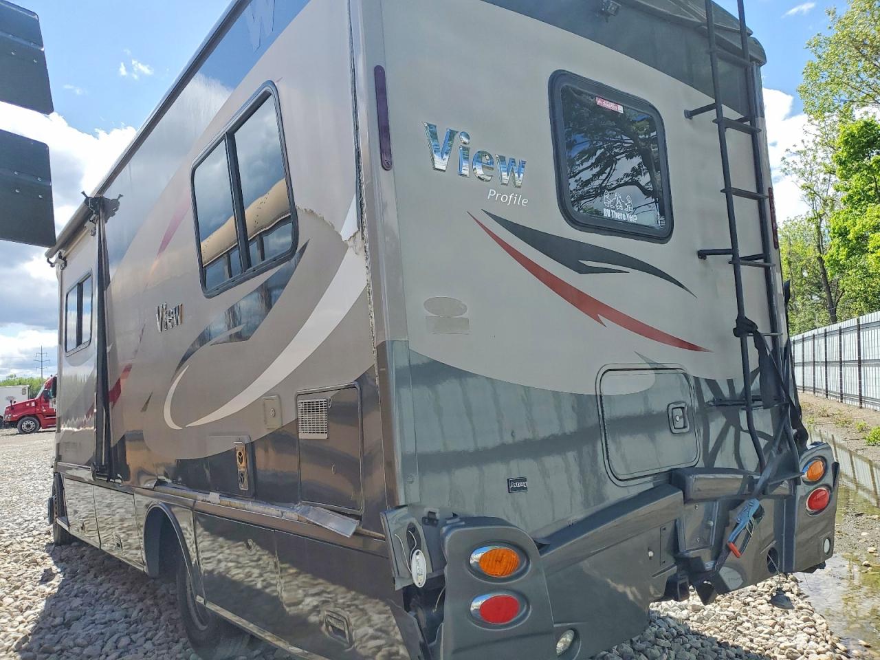 2014 WINNIBAGO RECREATION