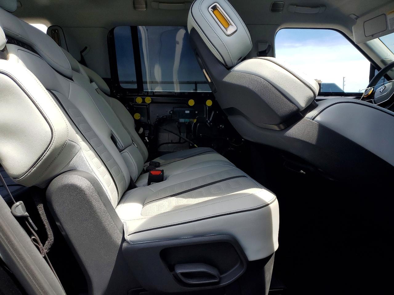 2023 RIVIAN RIS