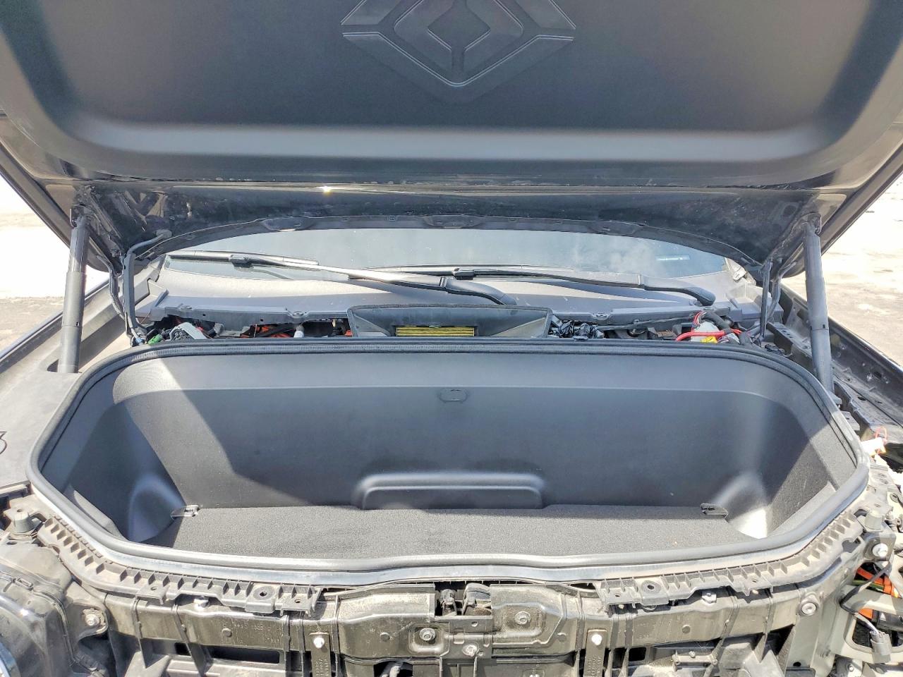 2023 RIVIAN RIS