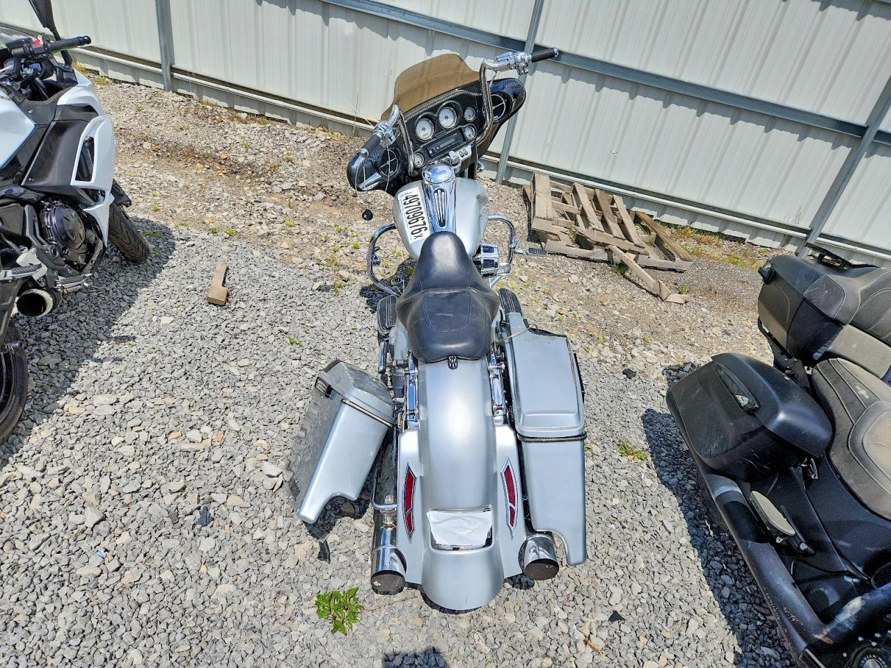 2010 HARLEY-DAVIDSON FL