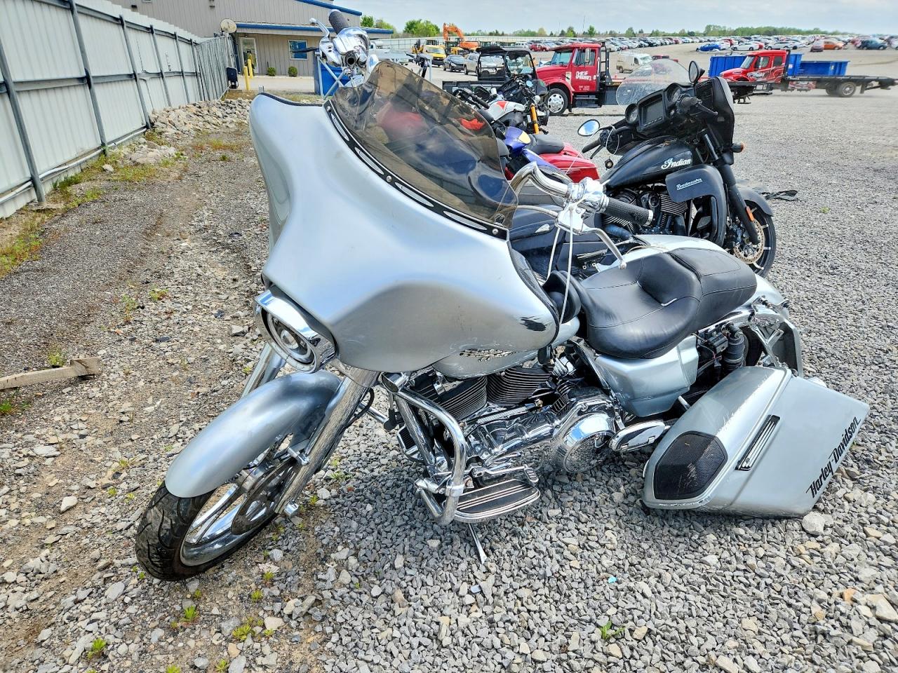 2010 HARLEY-DAVIDSON FL