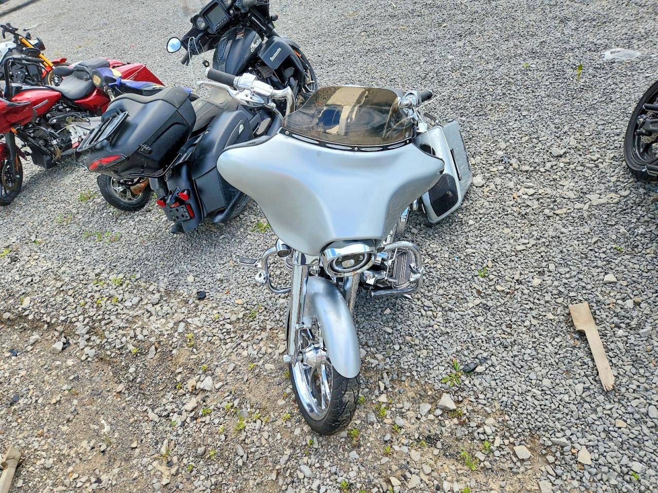 2010 HARLEY-DAVIDSON FL