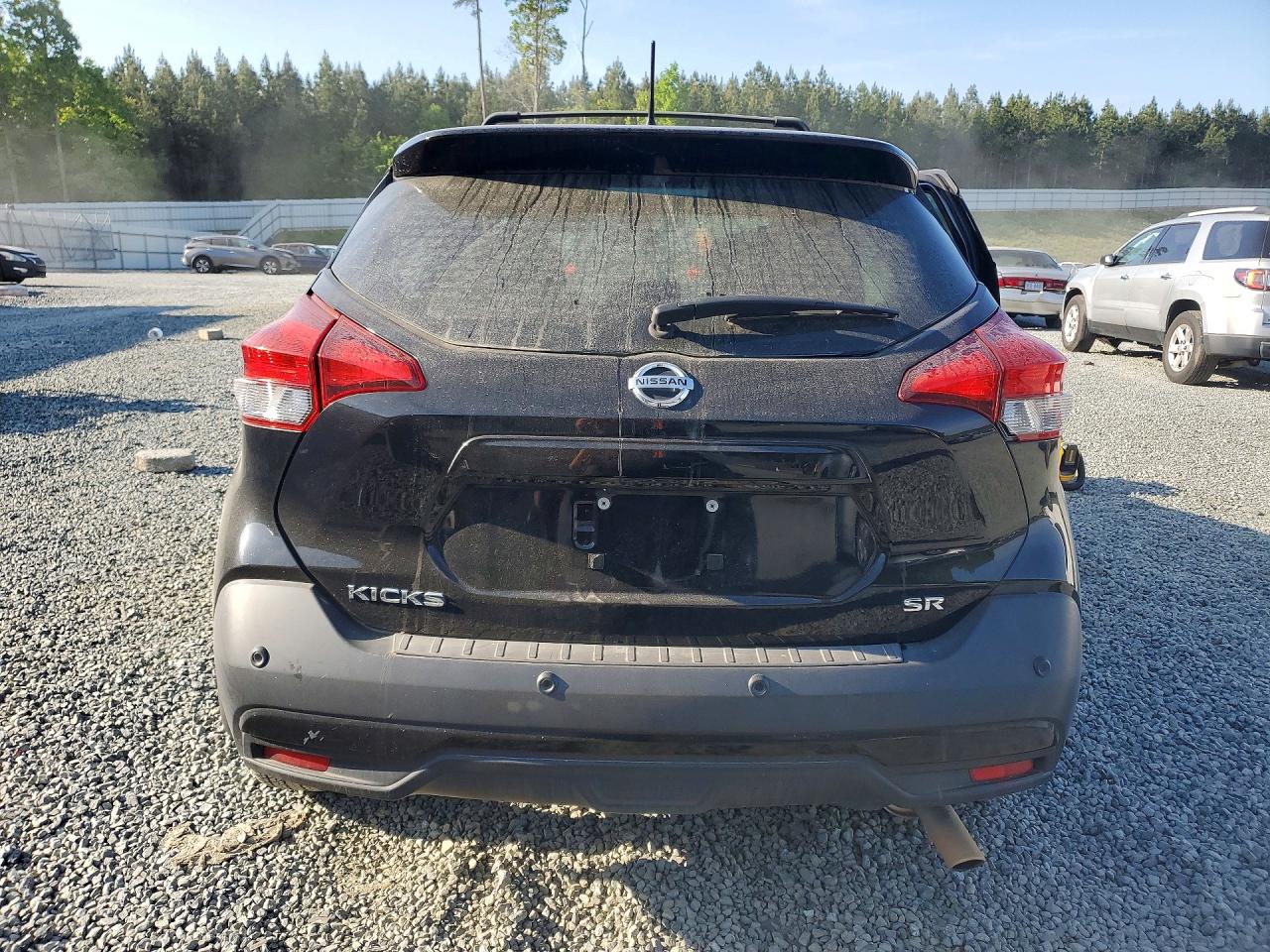 2020 NISSAN KICKS