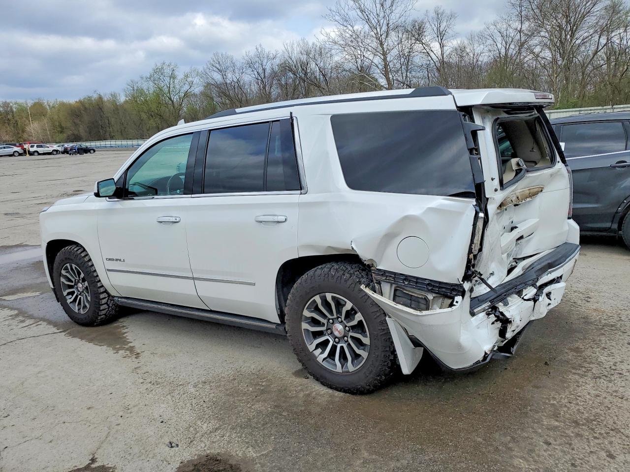 2016 GMC YUKON