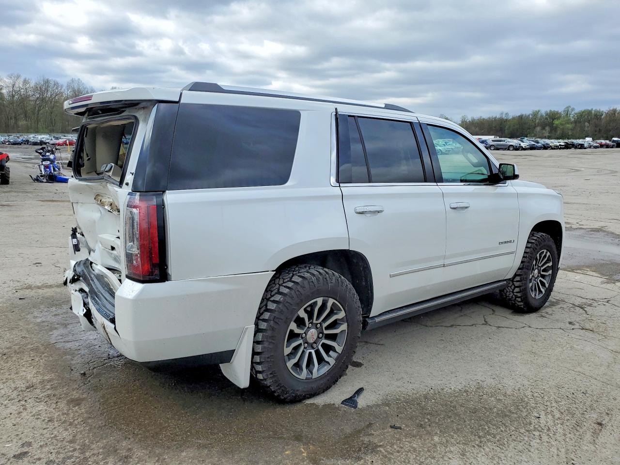 2016 GMC YUKON