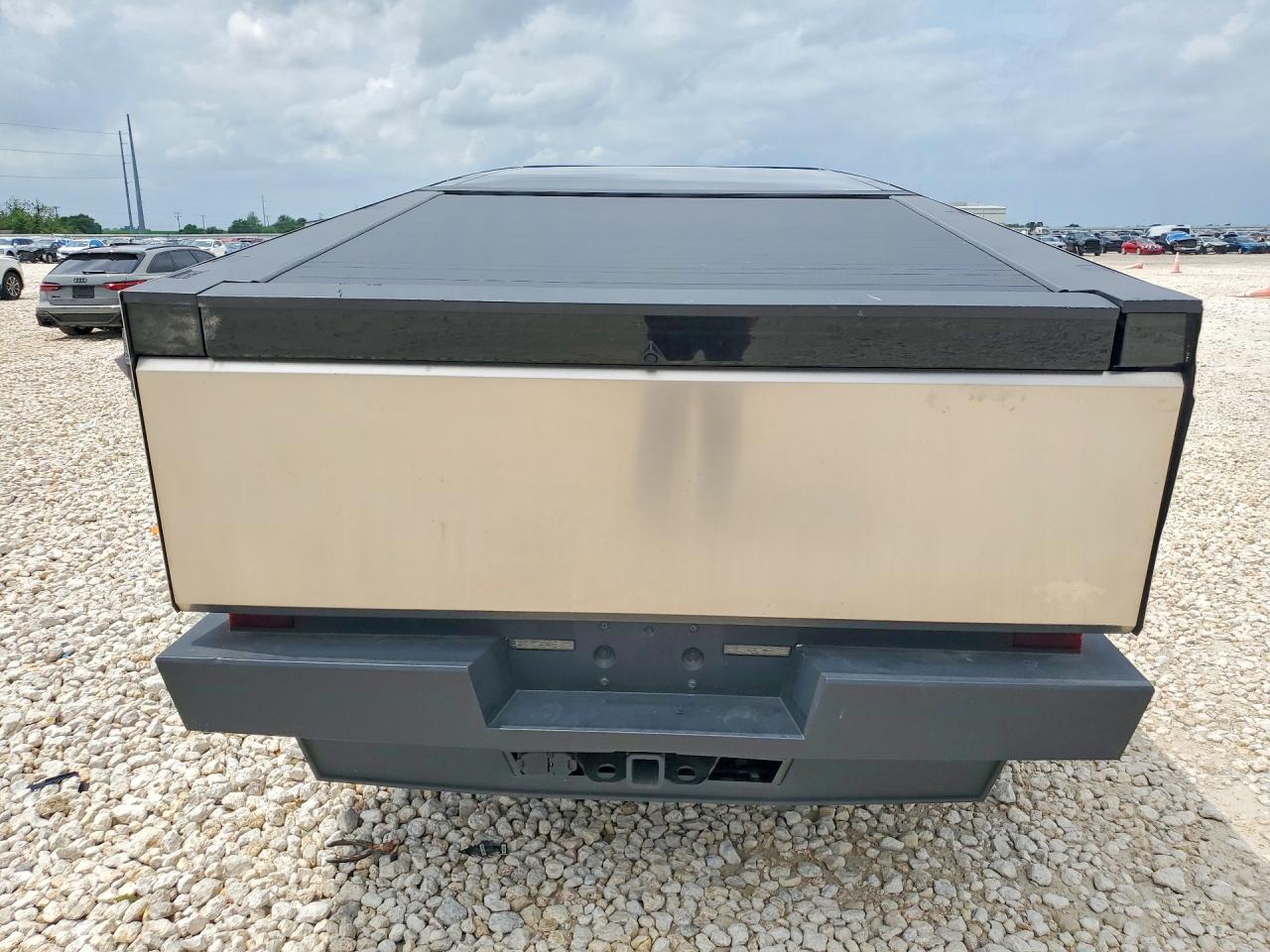 2024 TESLA CYBERTRUCK