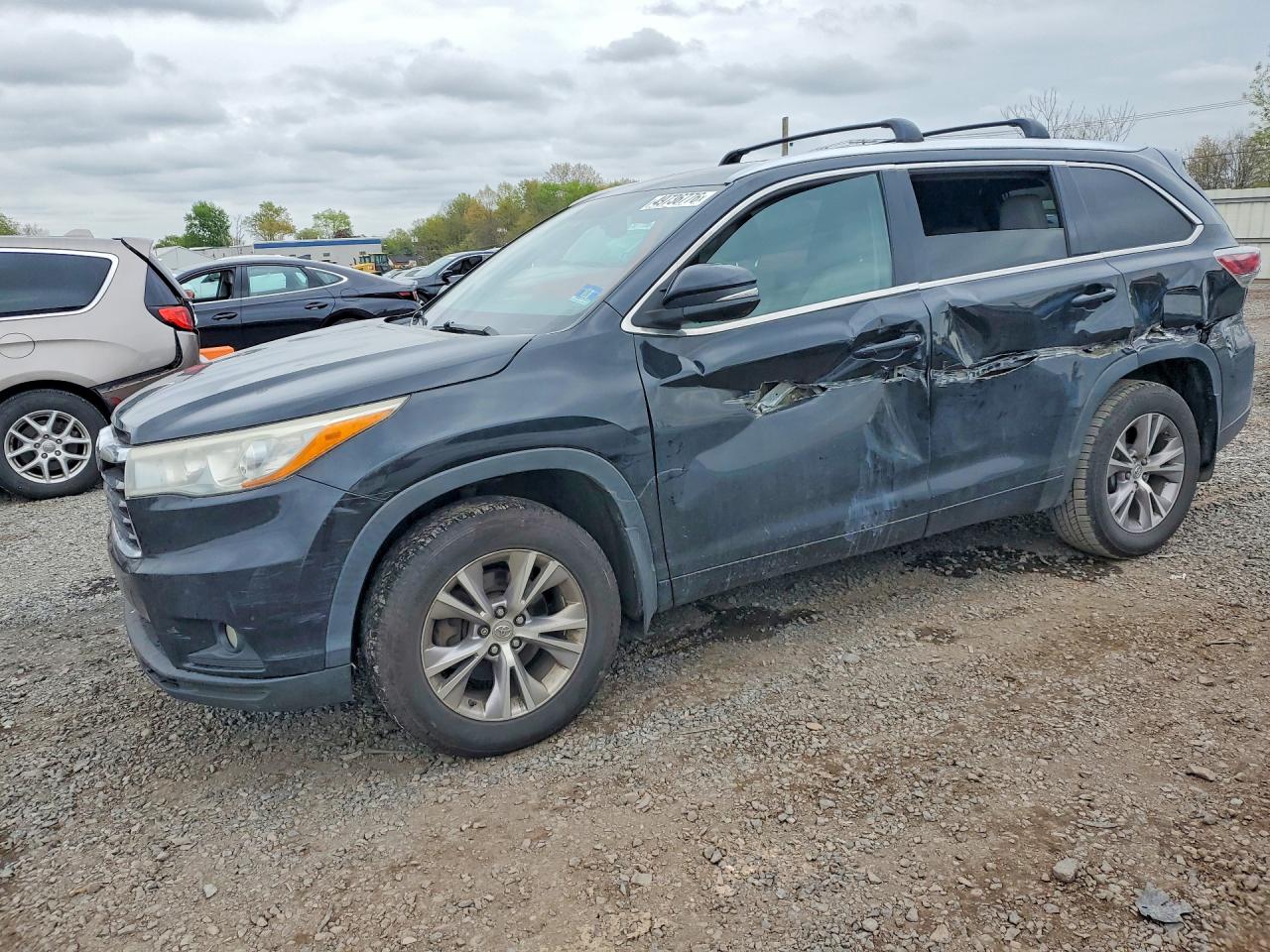 2015 TOYOTA HIGHLANDER