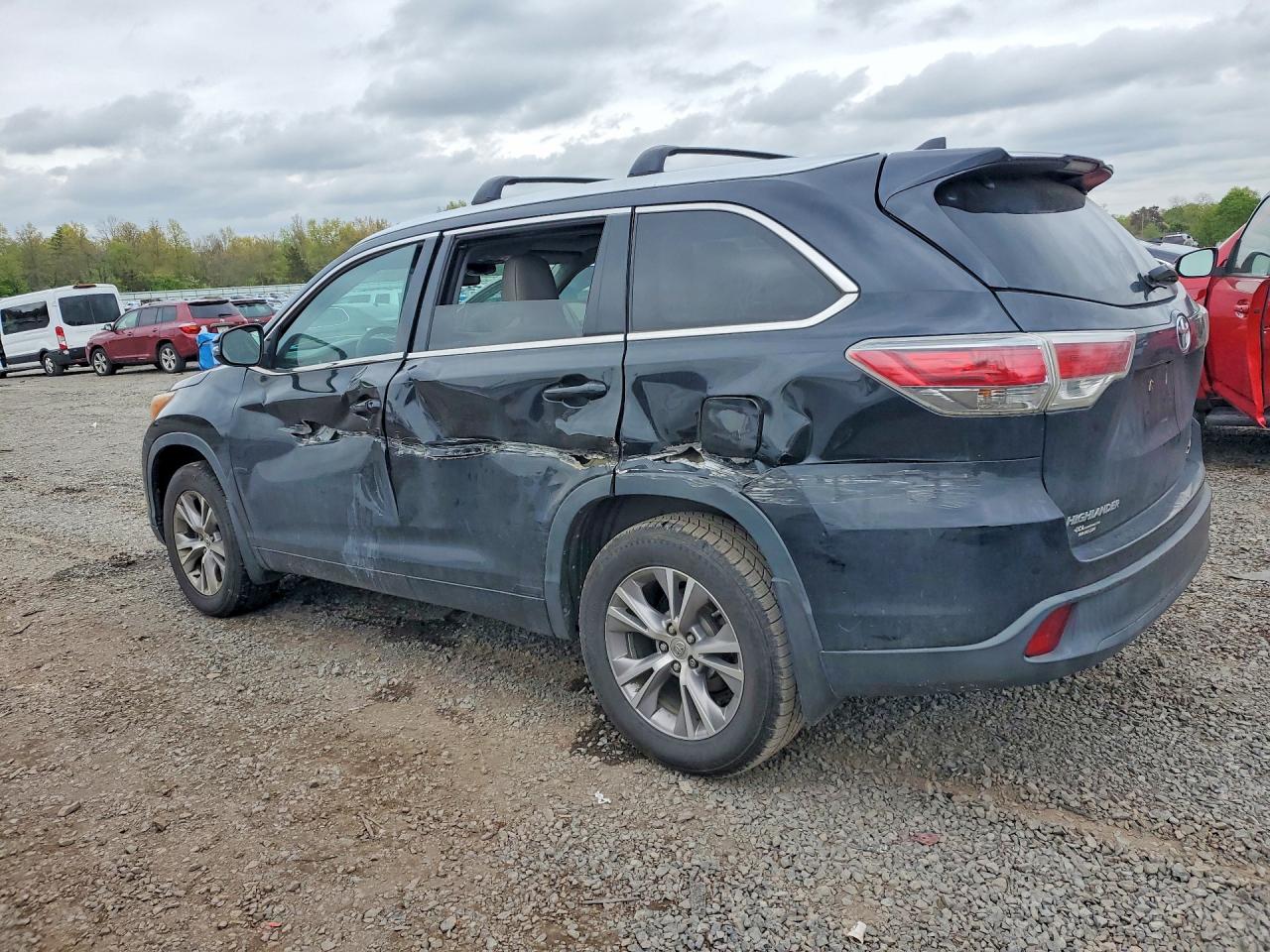 2015 TOYOTA HIGHLANDER
