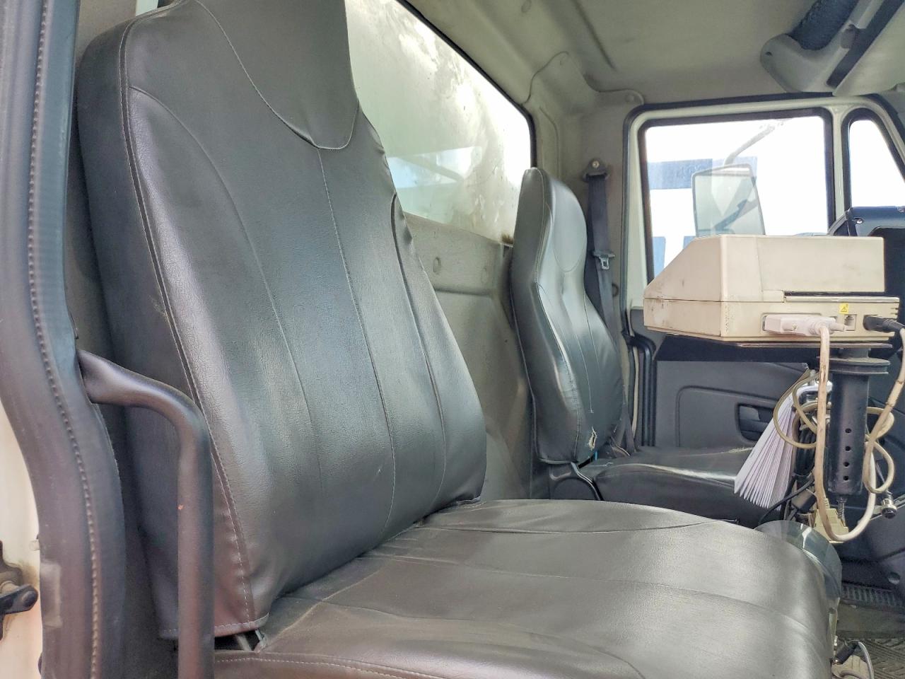 2011 INTERNATIONAL 4000 SERIE
