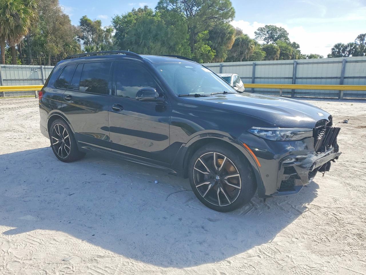 2022 BMW X7