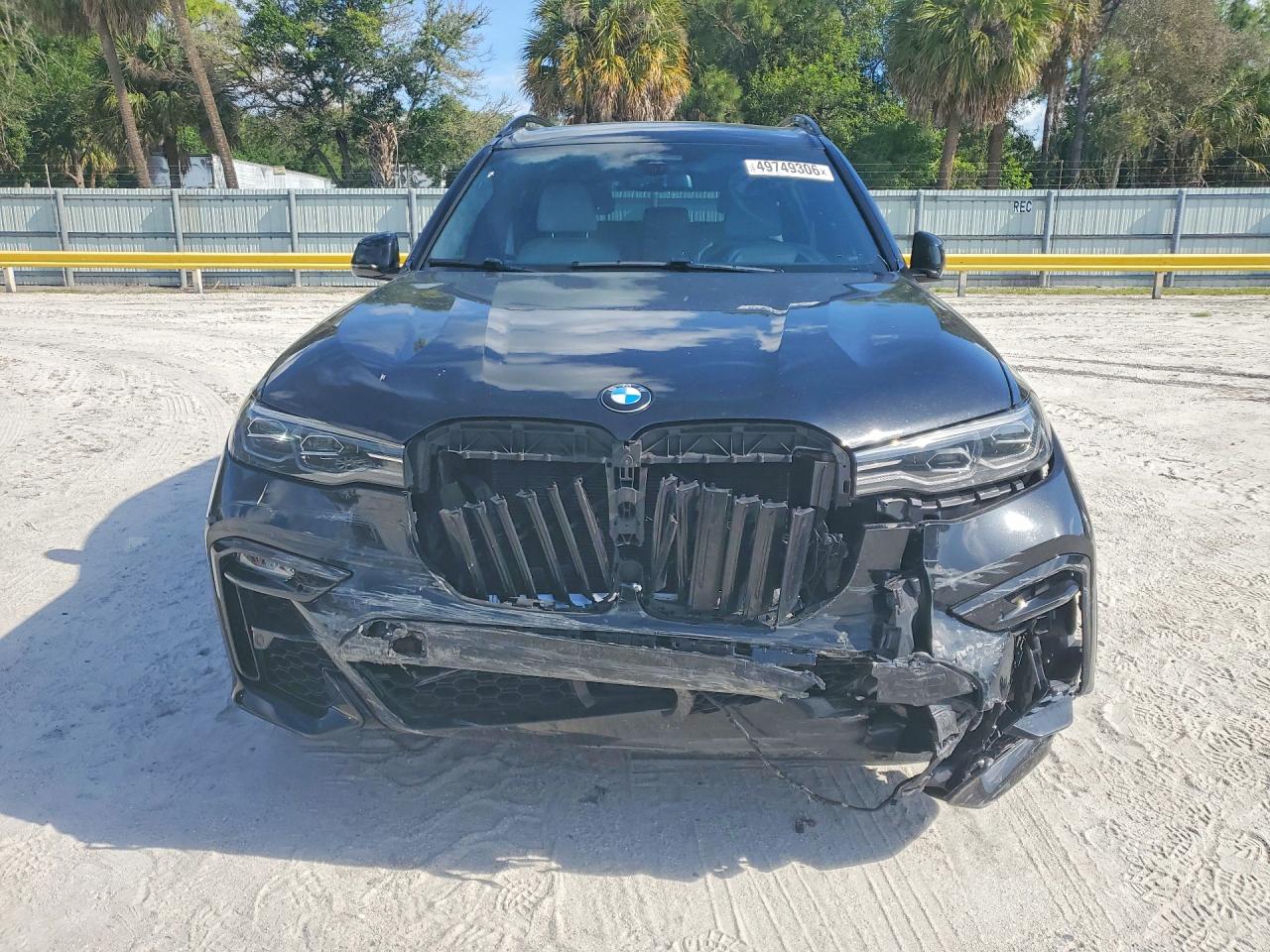 2022 BMW X7